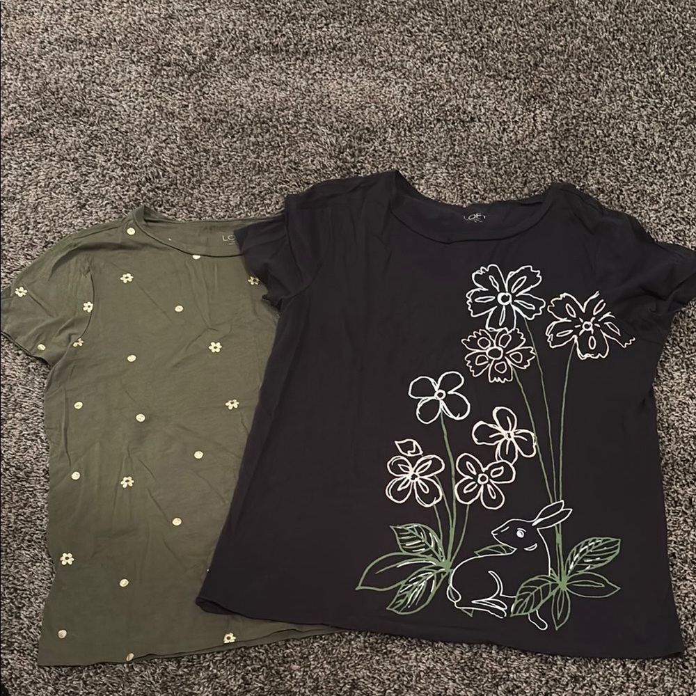 Women’s Floral Graphic T-Shirts - Blue/gray & Green. Loft Outlet Bundle size M